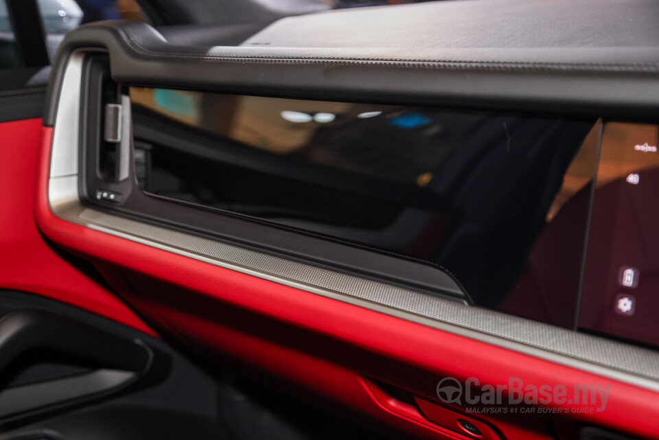 Porsche Cayenne Coupe 9YB (2025) Interior