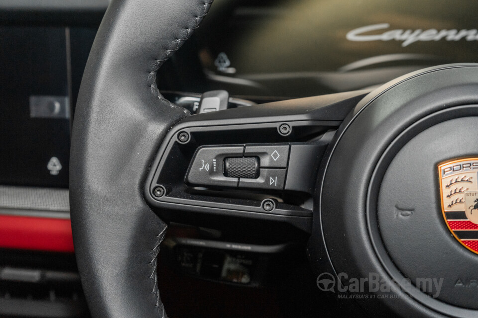 Porsche Cayenne Coupe 9YB (2025) Interior