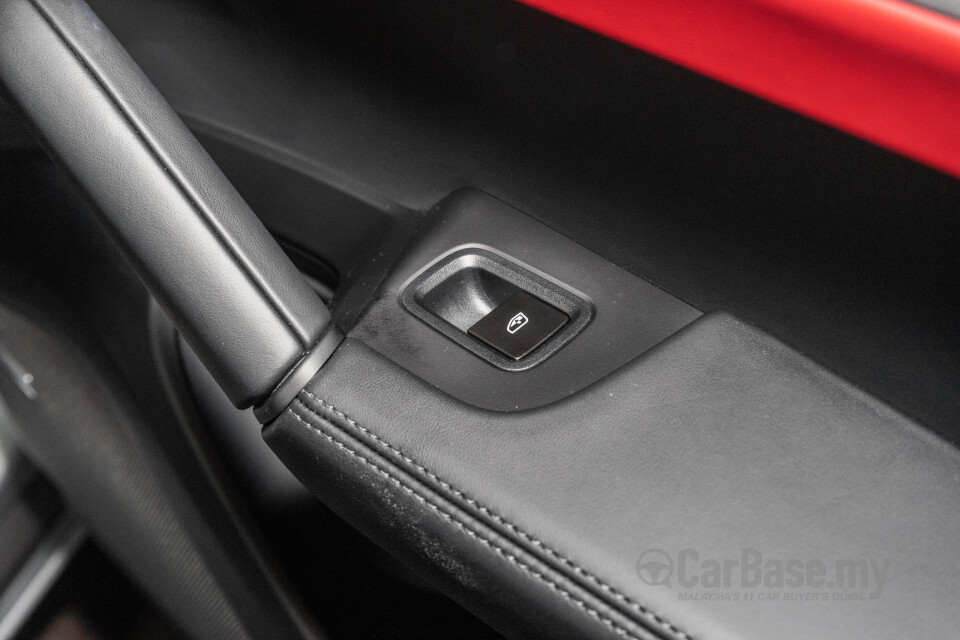 Porsche Cayenne Coupe 9YB (2025) Interior