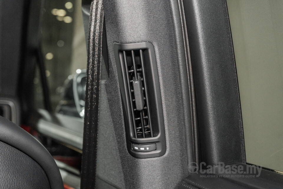 Porsche Cayenne Coupe 9YB (2025) Interior