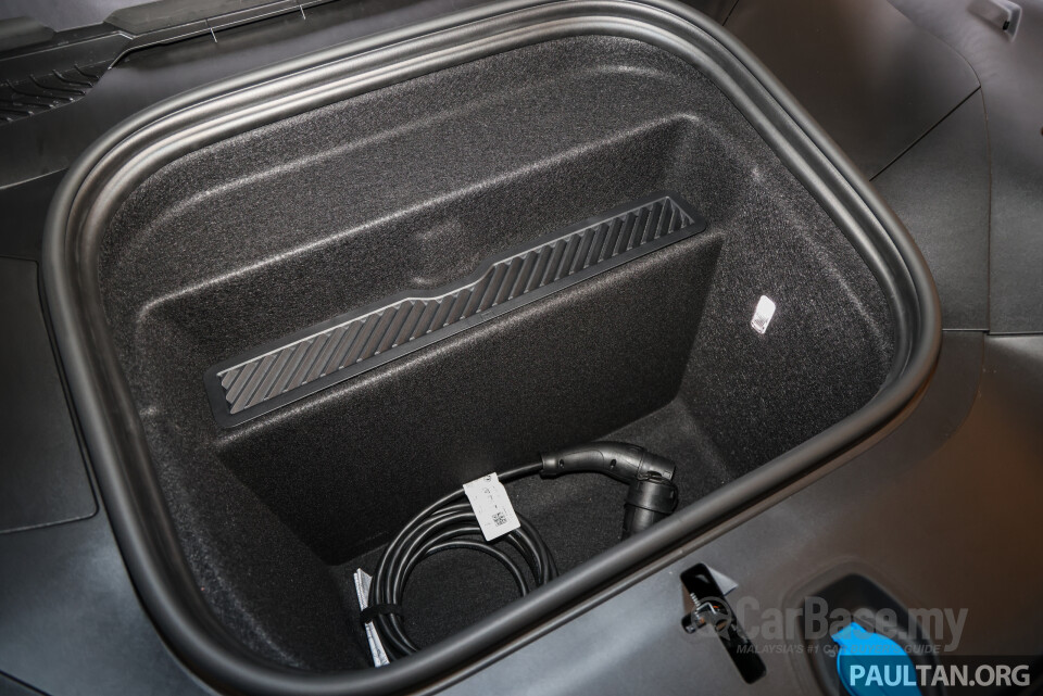 Porsche Cayenne Coupe Electric 9Y3 (2026) Interior