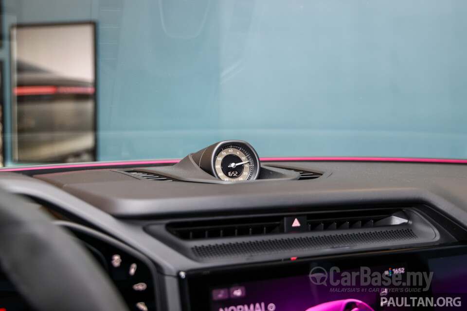 Porsche Cayenne Coupe Electric 9Y3 (2026) Interior