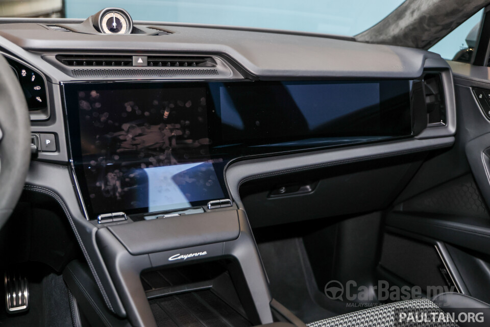 Porsche Cayenne Coupe Electric 9Y3 (2026) Interior