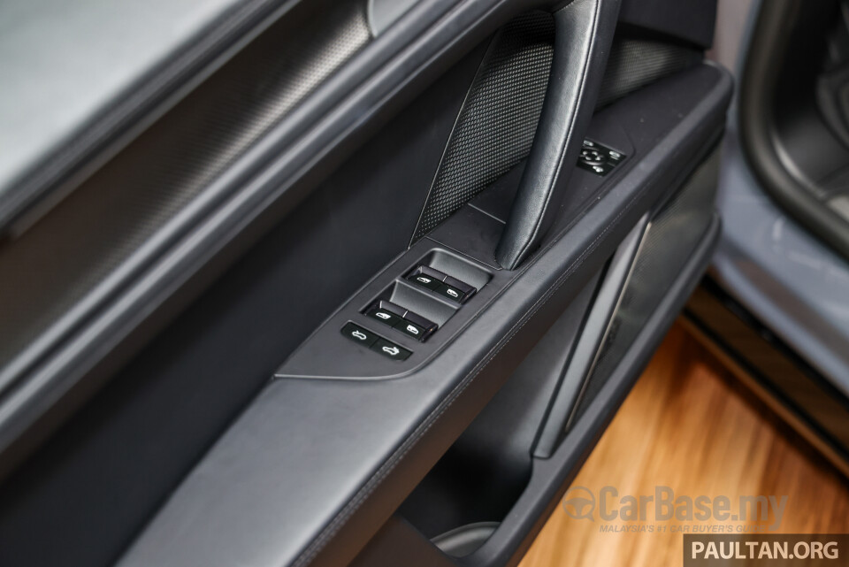 Porsche Cayenne Coupe Electric 9Y3 (2026) Interior