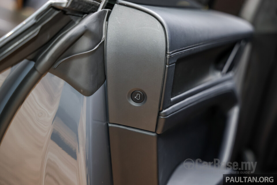 Porsche Cayenne Coupe Electric 9Y3 (2026) Interior
