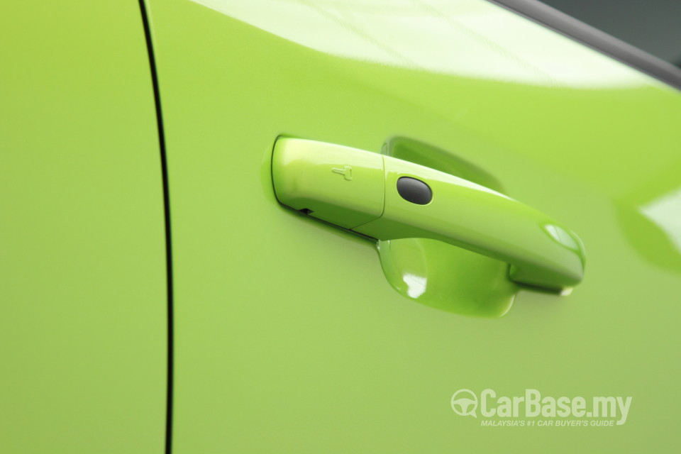 Proton Iriz P2-30A (2014) Exterior