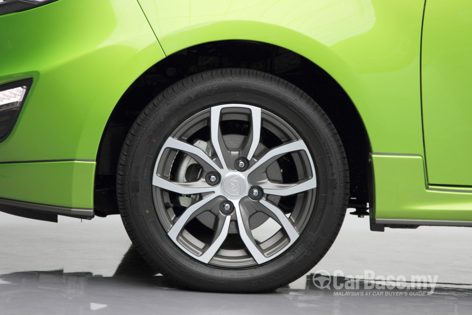 Proton Iriz P2-30A (2014) Exterior
