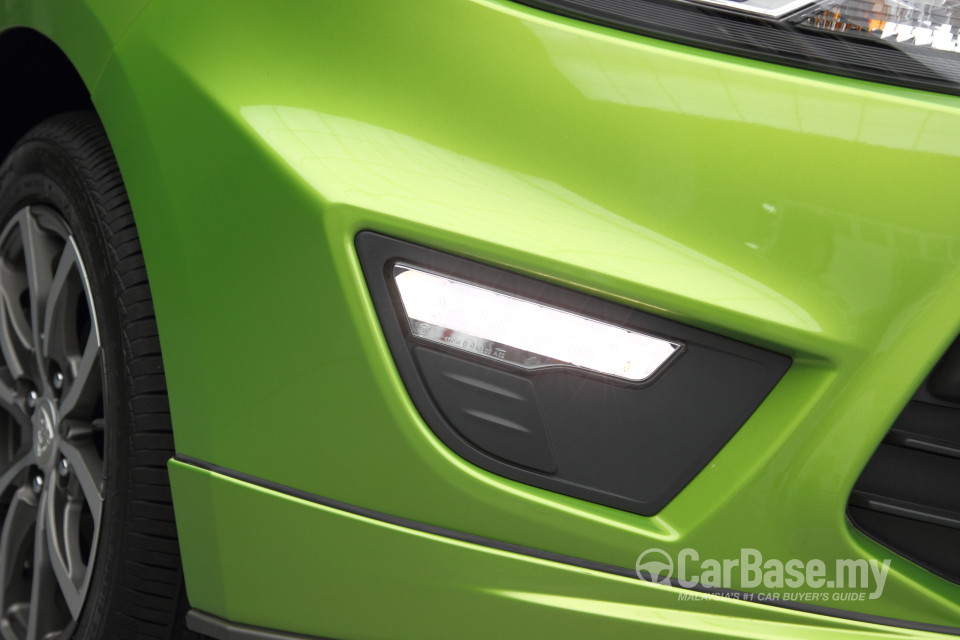 Proton Iriz P2-30A (2014) Exterior
