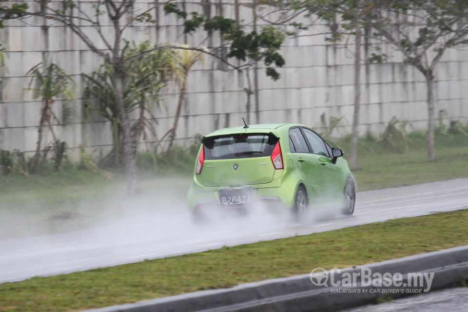 Proton Iriz P2-30A (2014) Exterior