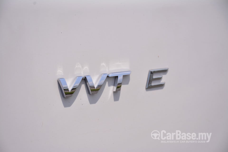 Proton Iriz P2-30A (2014) Exterior
