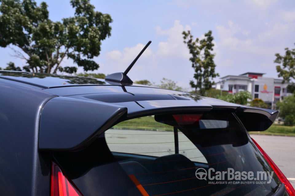 Proton Iriz P2-30A (2014) Exterior