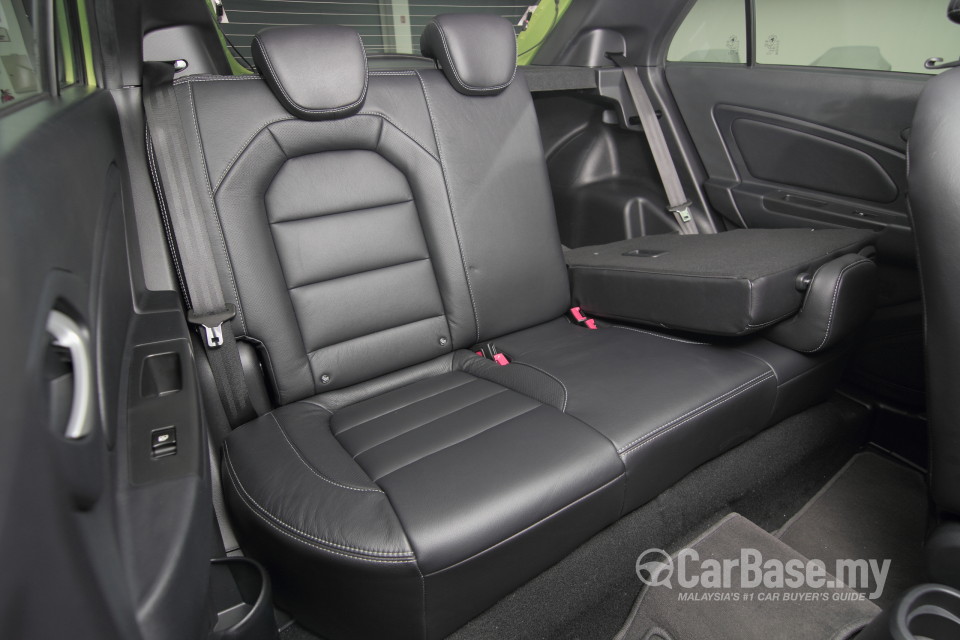Proton Iriz P2-30A (2014) Interior