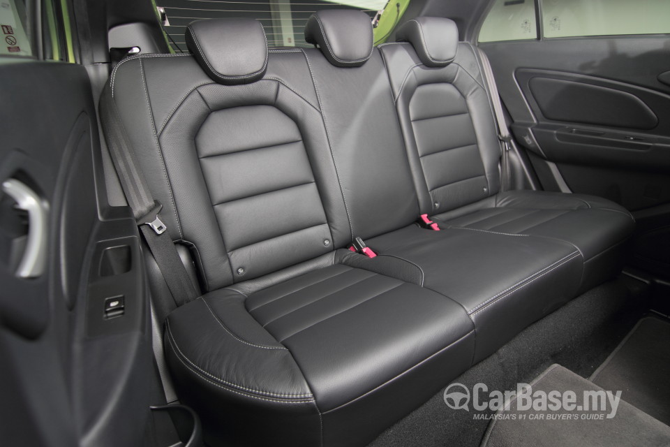 Proton Iriz P2-30A (2014) Interior