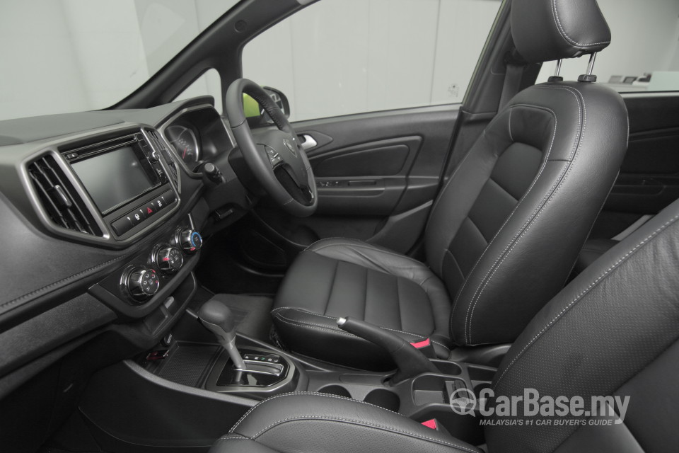 Proton Iriz P2-30A (2014) Interior