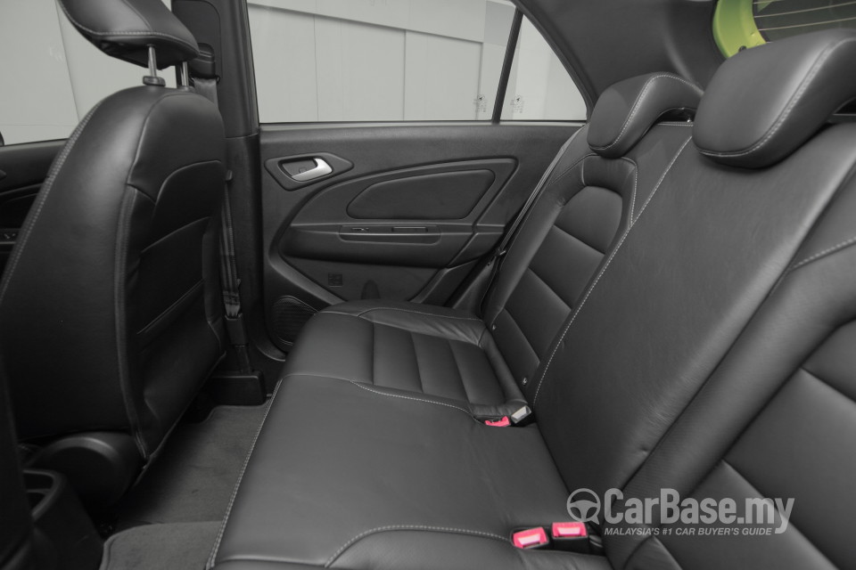 Proton Iriz P2-30A (2014) Interior