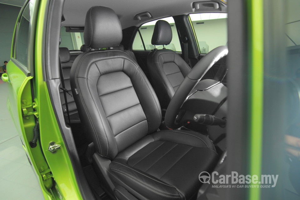 Proton Iriz P2-30A (2014) Interior