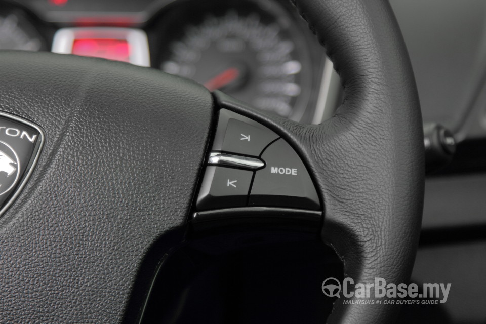 Proton Iriz P2-30A (2014) Interior