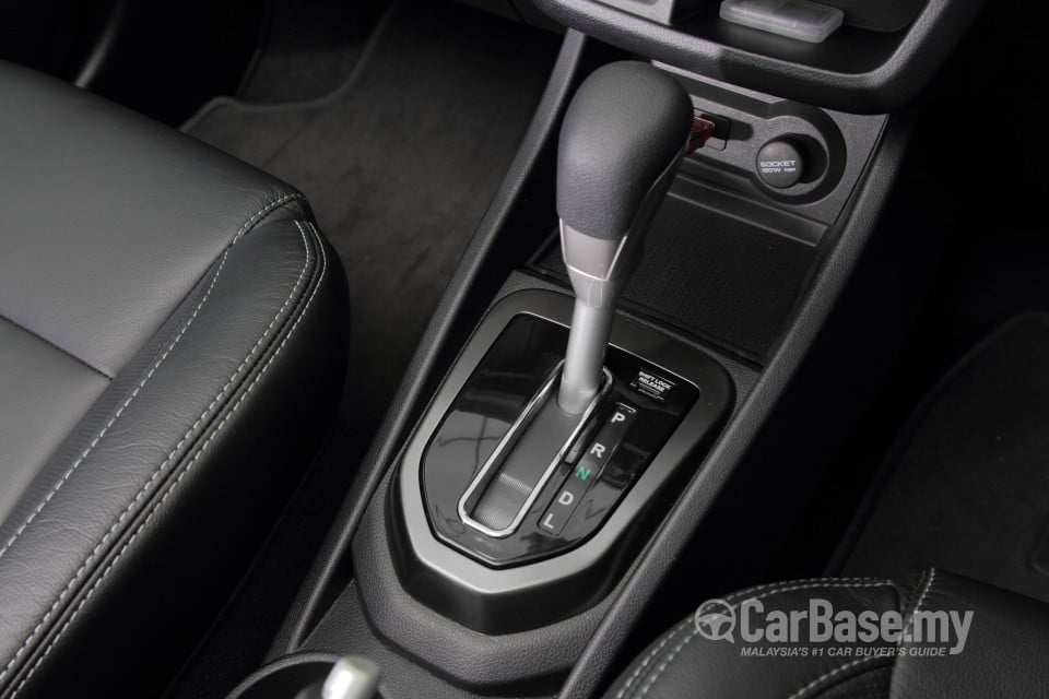 Proton Iriz P2-30A (2014) Interior