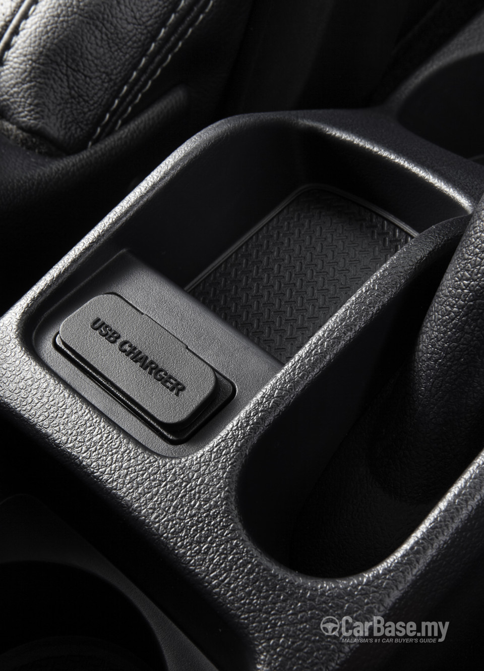 Proton Iriz P2-30A (2014) Interior