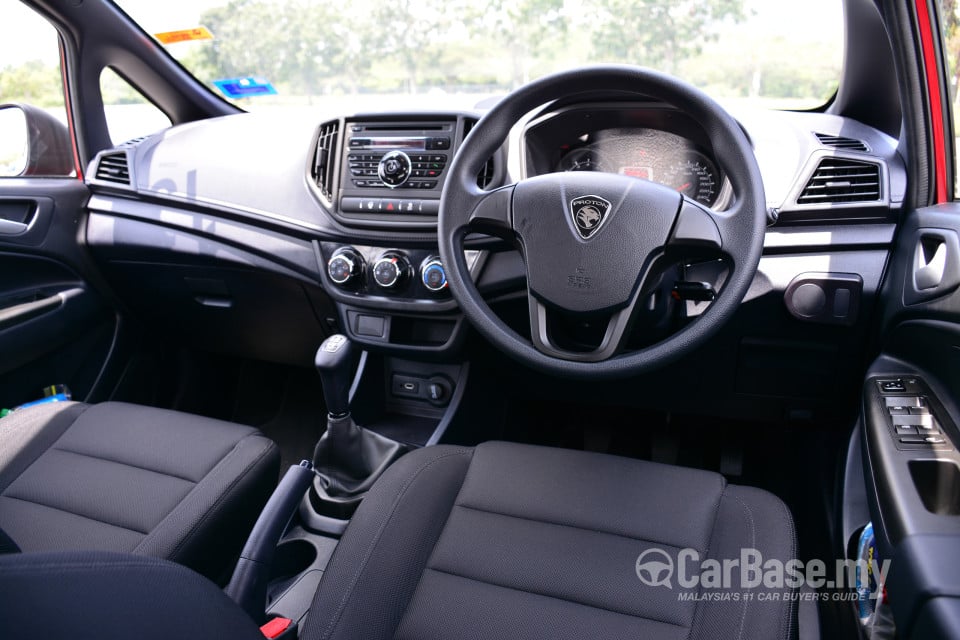 Proton Iriz P2-30A (2014) Interior