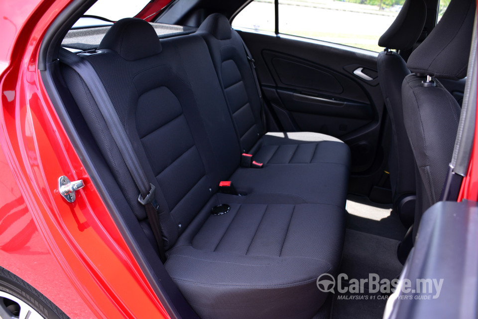 Proton Iriz P2-30A (2014) Interior