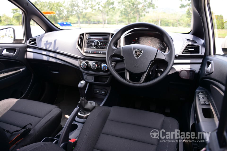 Proton Iriz P2-30A (2014) Interior