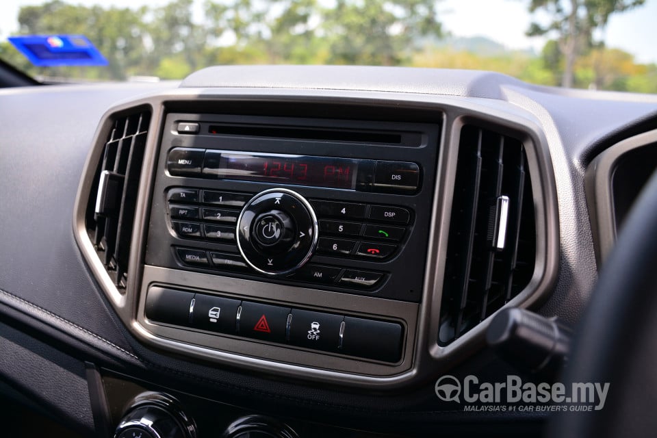 Proton Iriz P2-30A (2014) Interior