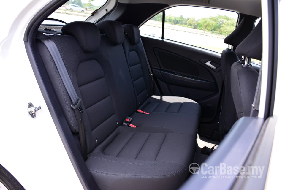 Proton Iriz P2-30A (2014) Interior