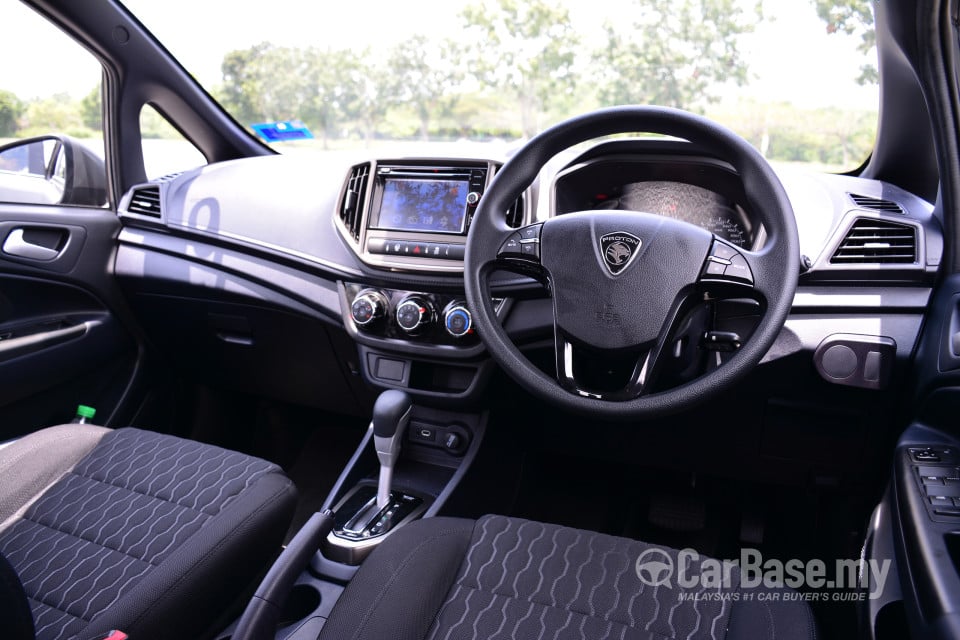 Proton Iriz P2-30A (2014) Interior