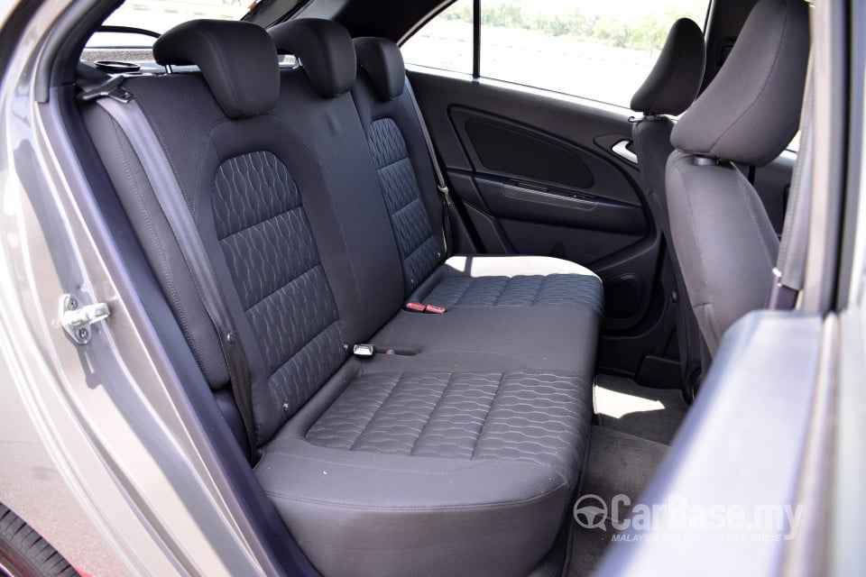 Proton Iriz P2-30A (2014) Interior
