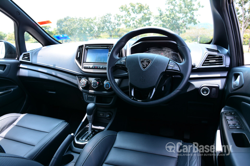 Proton Iriz P2-30A (2014) Interior