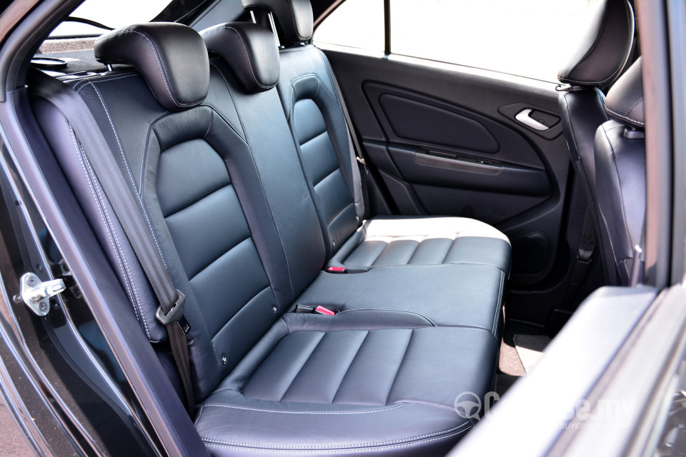 Proton Iriz P2-30A (2014) Interior