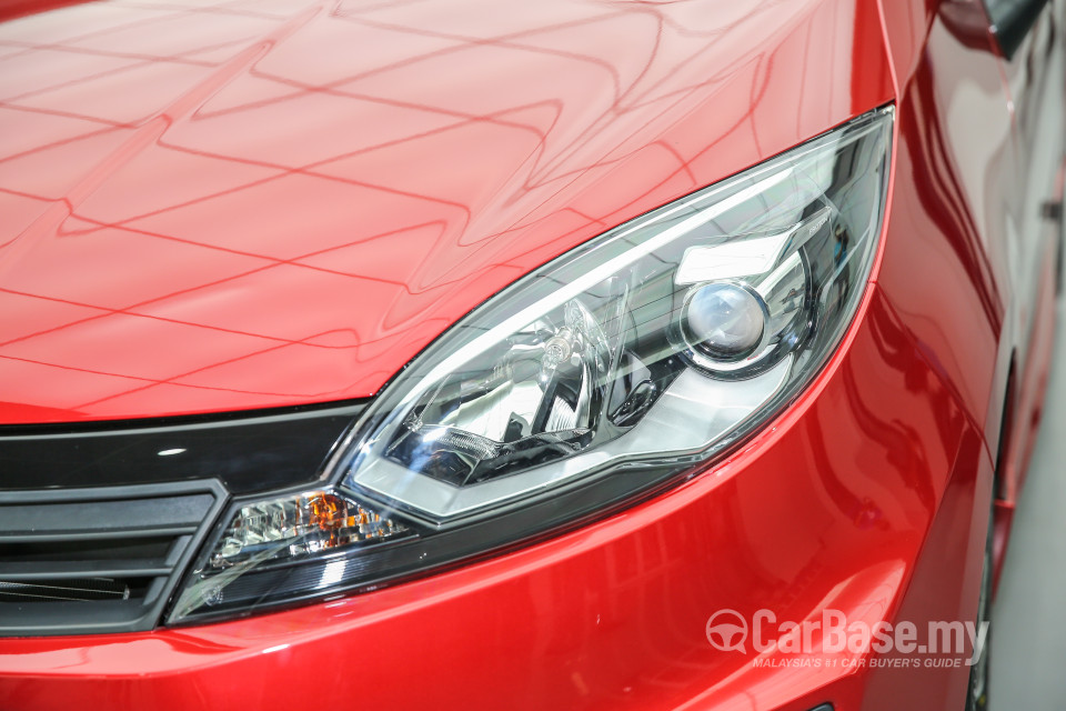 Proton Iriz P2-30A MC (2017) Exterior