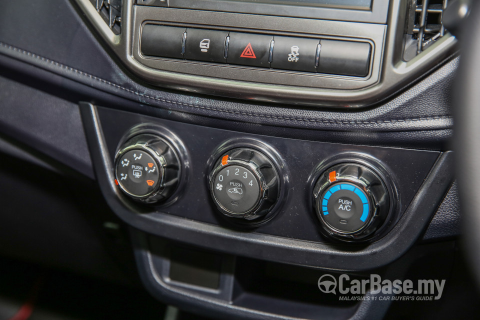 Proton Iriz P2-30A MC (2017) Interior