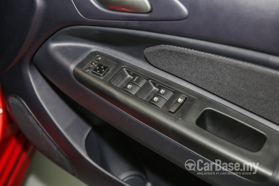Proton Iriz P2-30A MC (2017) Interior