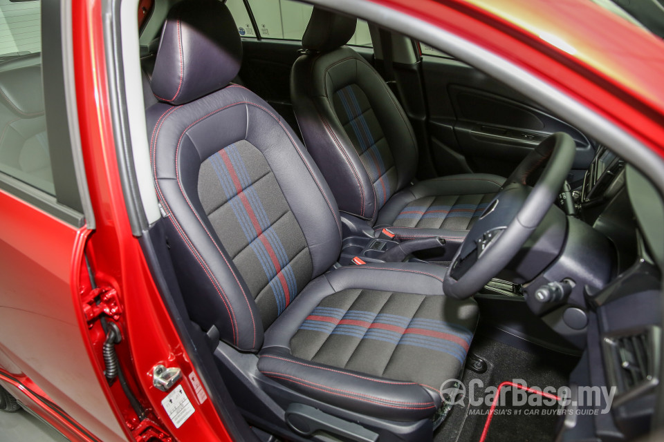 Proton Iriz P2-30A MC (2017) Interior