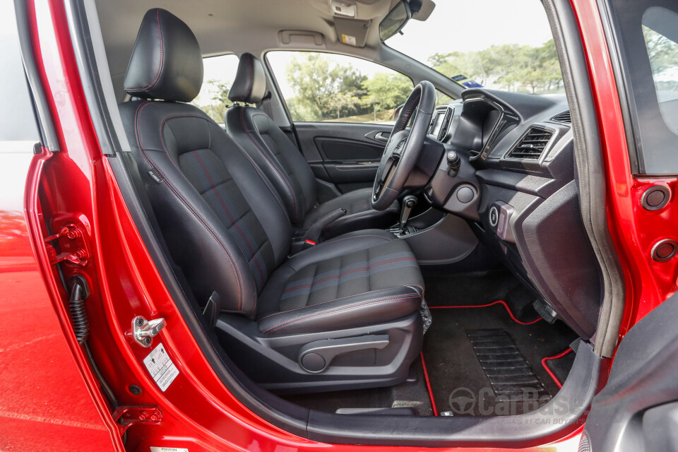 Proton Exora Mk1 RC (2019) Interior