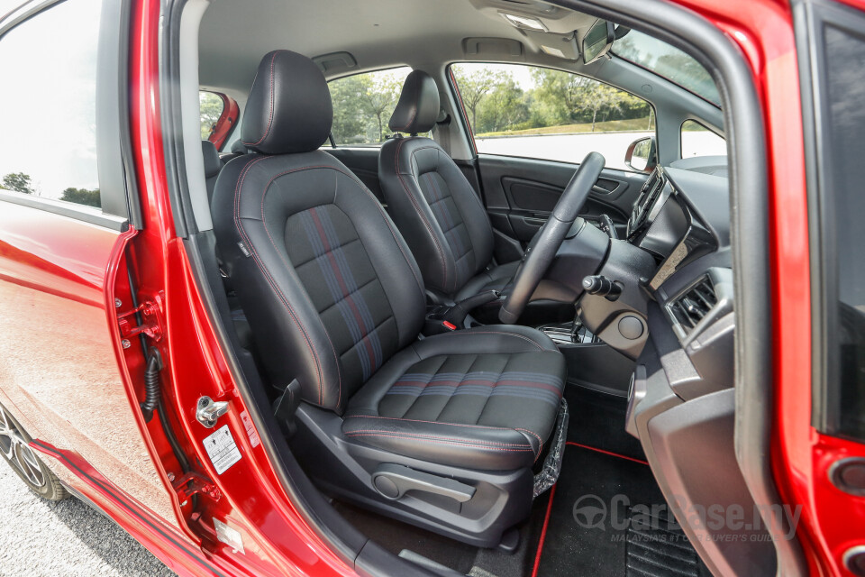 Proton Exora Mk1 RC (2019) Interior