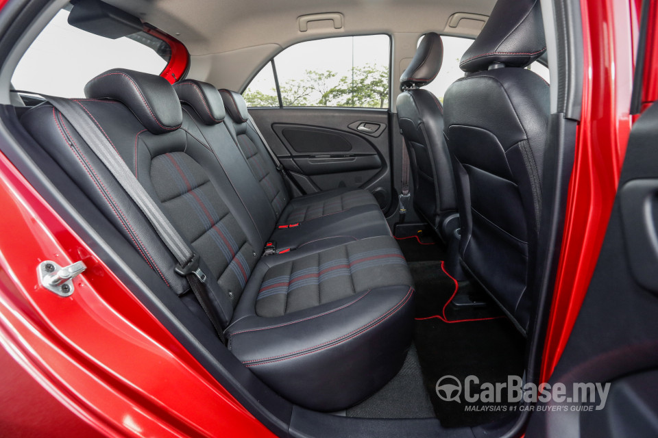 Proton Iriz P2-30A MC (2017) Interior