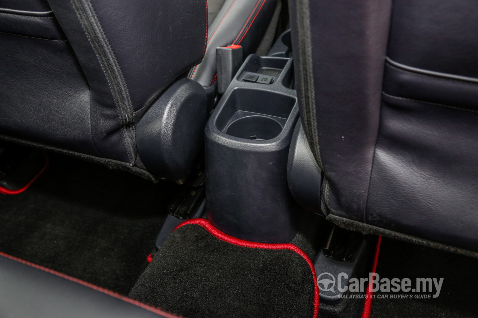 Proton Iriz P2-30A MC (2017) Interior