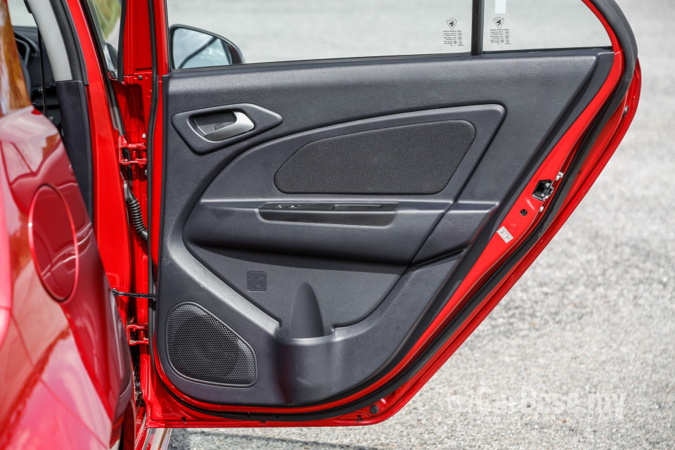 Proton Iriz P2-30A MC (2017) Interior
