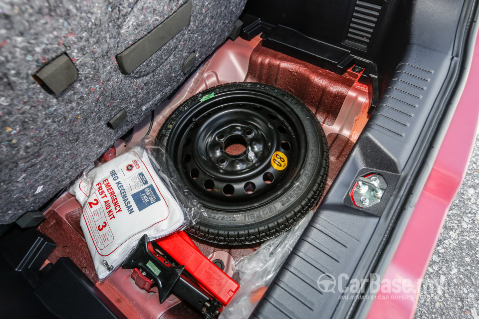 Proton Iriz P2-30A MC (2017) Interior