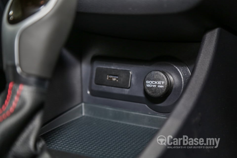 Proton Iriz P2-30A MC1 (2019) Interior