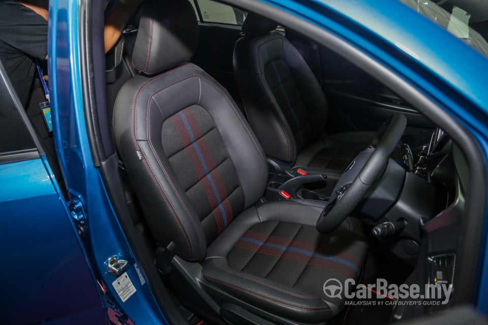 Proton Iriz P2-30A MC1 (2019) Interior