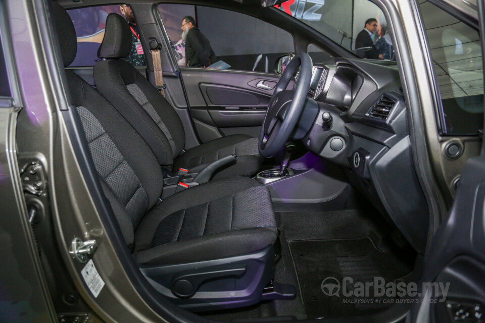 Nissan Navara D23 (2015) Interior