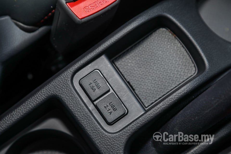 Proton Iriz P2-30A MC1 (2019) Interior