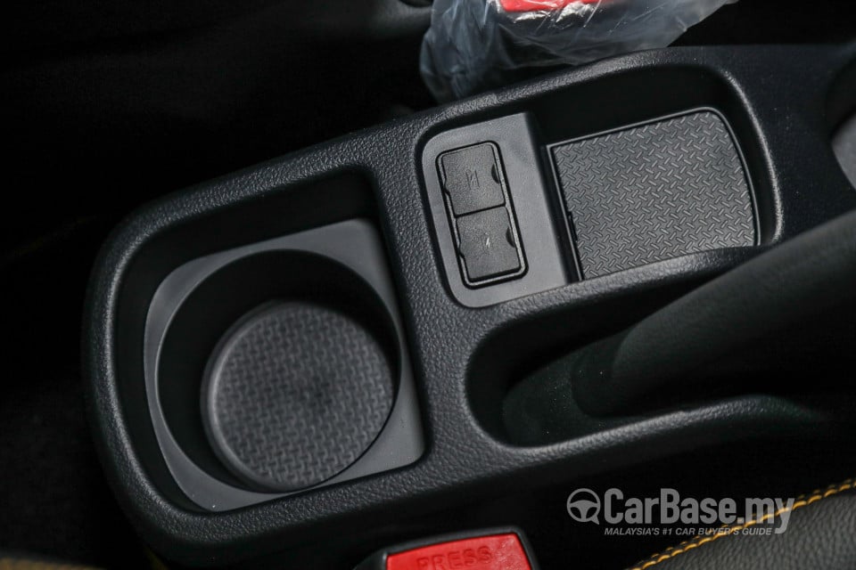 Proton Iriz P2-30A MC1 (2019) Interior