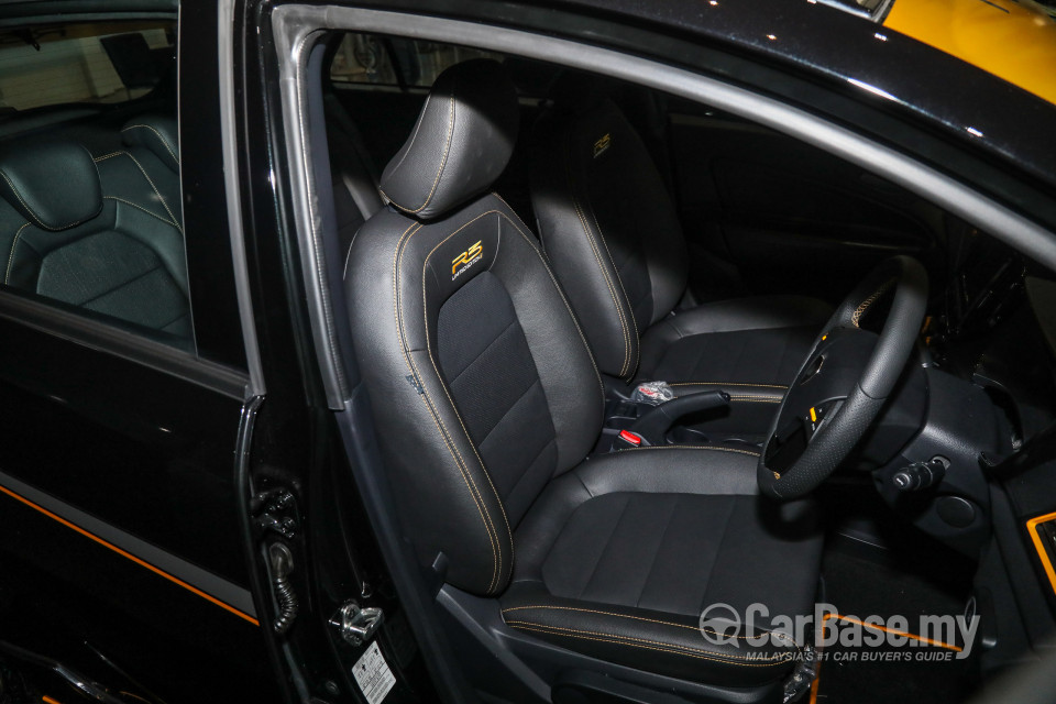 Proton Iriz P2-30A MC1 (2019) Interior