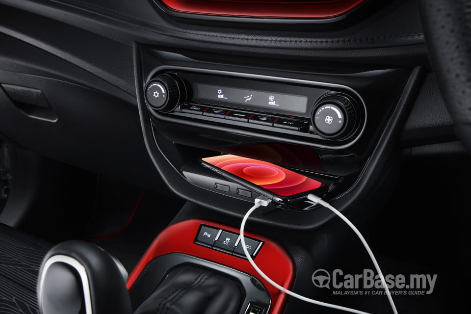Proton Iriz P2-30A MC2 (2021) Interior