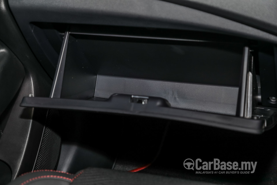 Proton Iriz P2-30A MC2 (2021) Interior